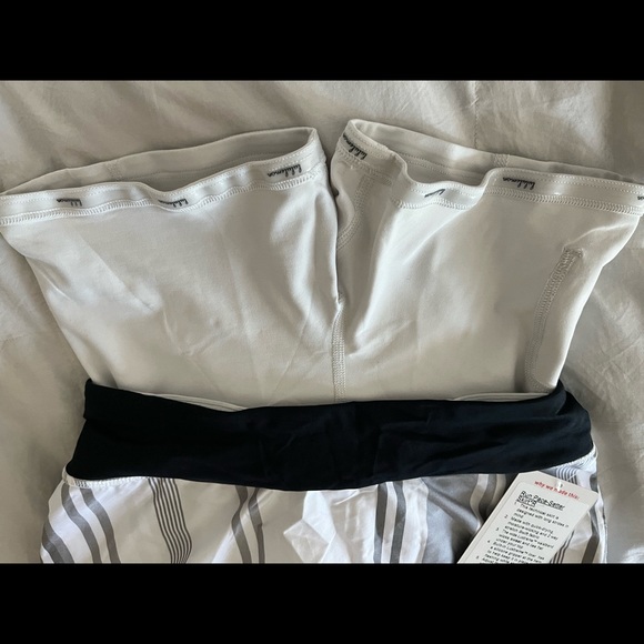Lululemon Run Pace Setter skirt/shorts *NWT - Picture 2 of 9